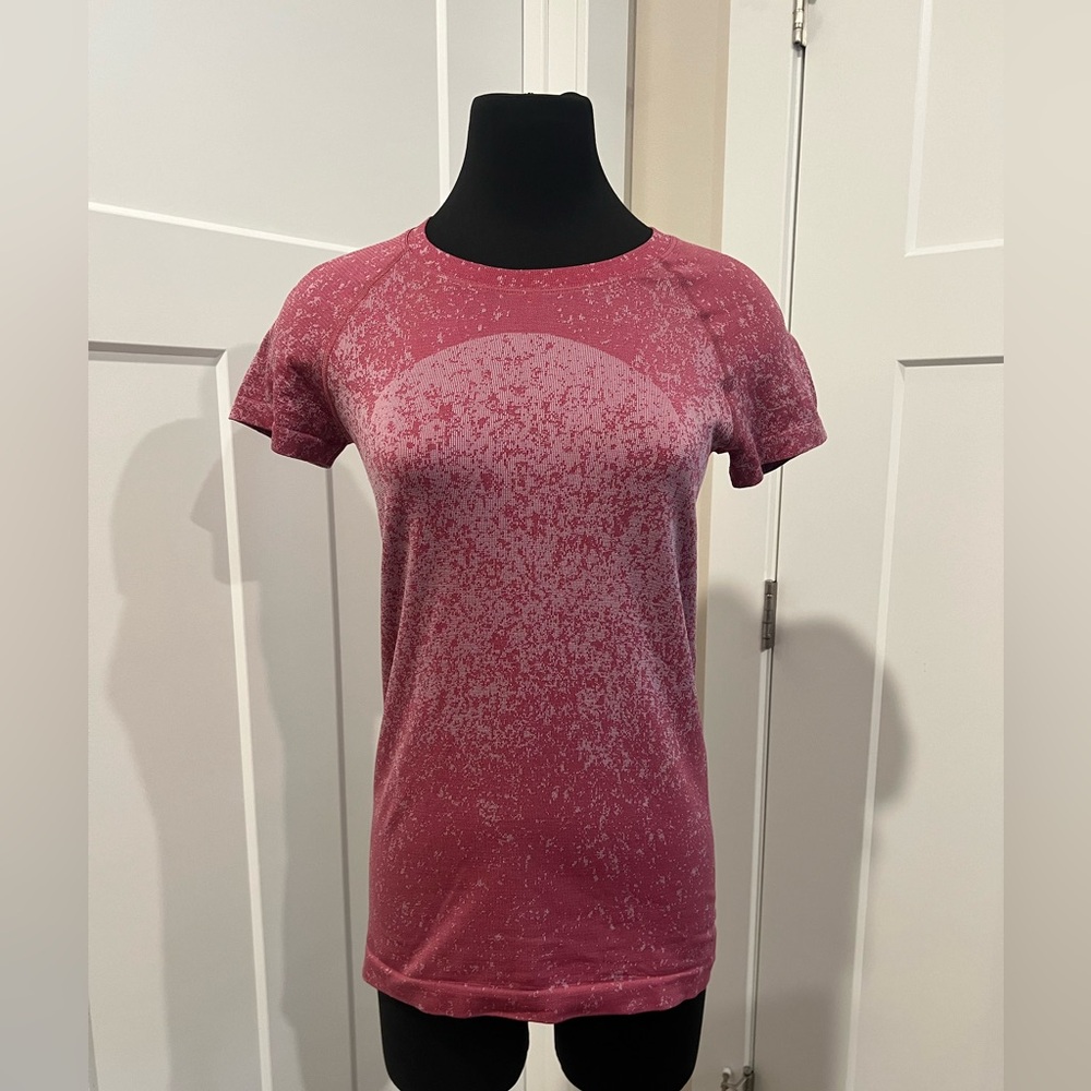 Lululemon stretchy shirt Size 6 EUC